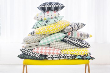 Homelifestyle-Littlephant-cushions-in-sofa
